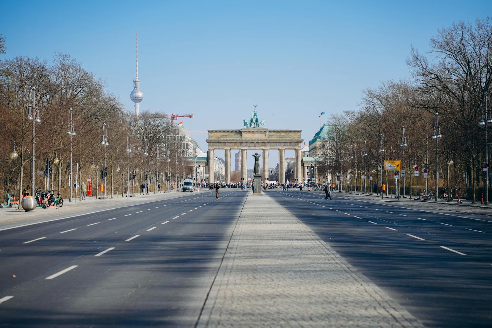 Berlin Weekend — Cold War, Mitte, Kreuzberg — Brandenburg Gate